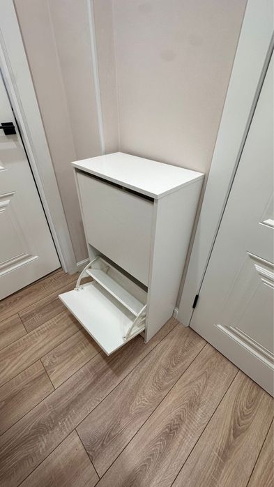 Обувница от IKEA.