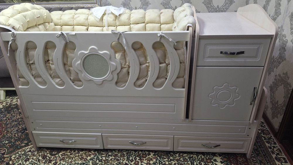 Крават ичидаги хамма нарсаси билан