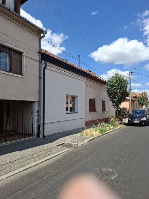 Vand apartament la casa