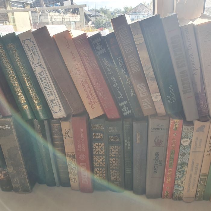 Продам книги.Очень много книг.