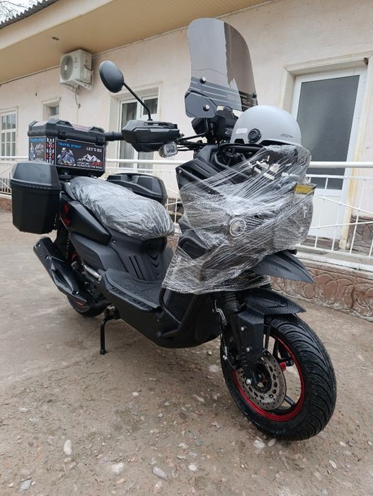 TANK skuter avtomat benzin