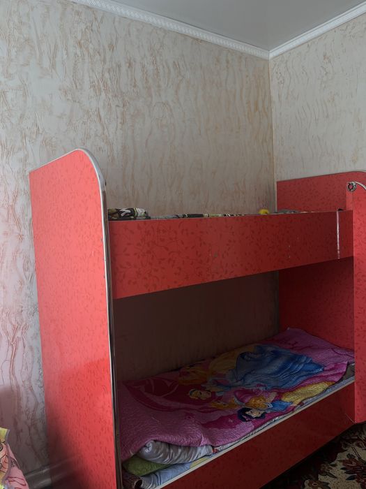 Двухяростная кровать