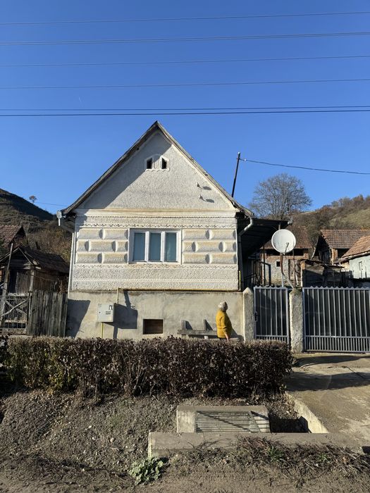 Vand Casa in satul Ozd , jud. Mures