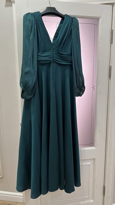 Платье вечернее, темно- зеленого цвета