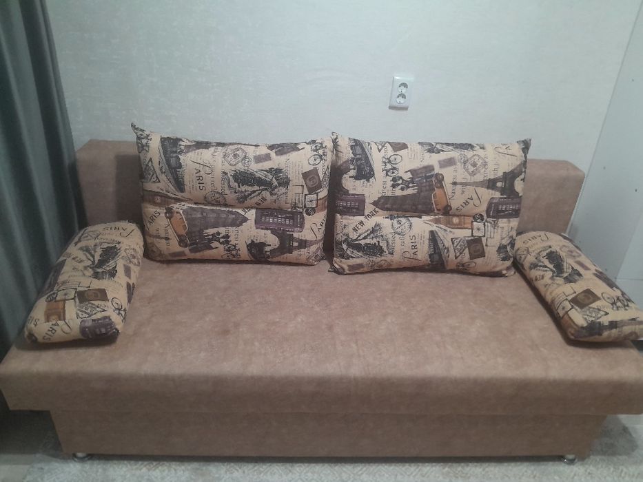 Диван  сатылады.