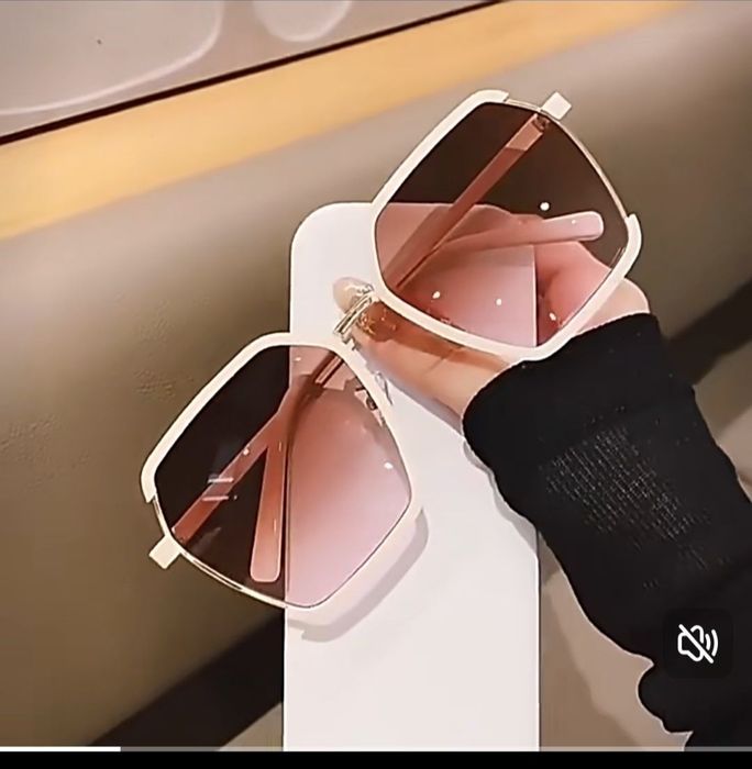 Очки солнцезащитные белый