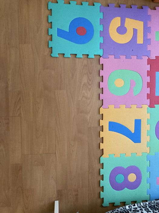 Пъзел килим за игра с букви и цифри