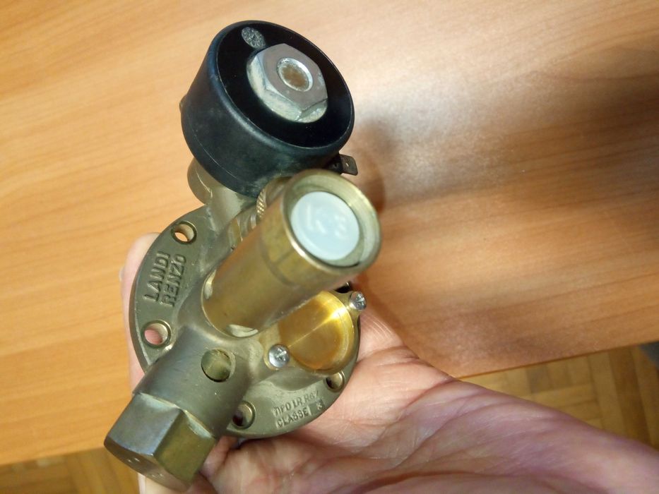 Газовa бутилкa със сондa