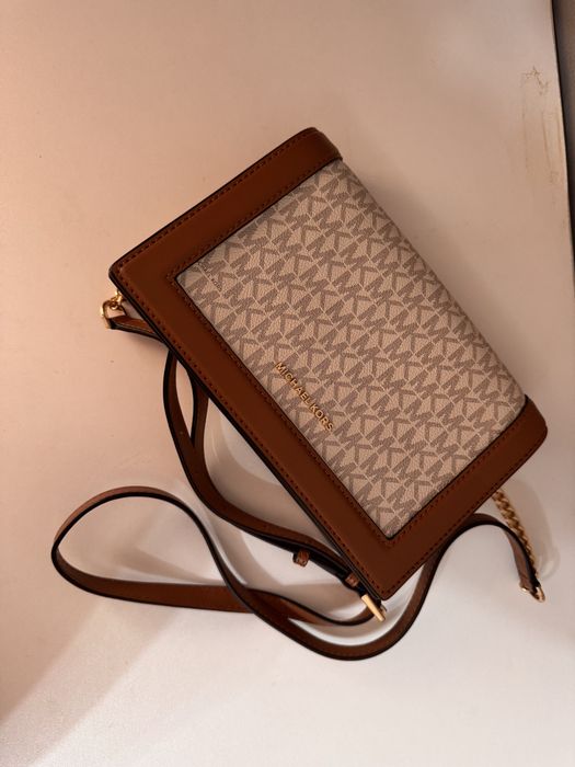 Michael Kors — фирменная сумка через плечо