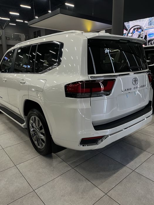 Land Cruiser Toyota 300 4л