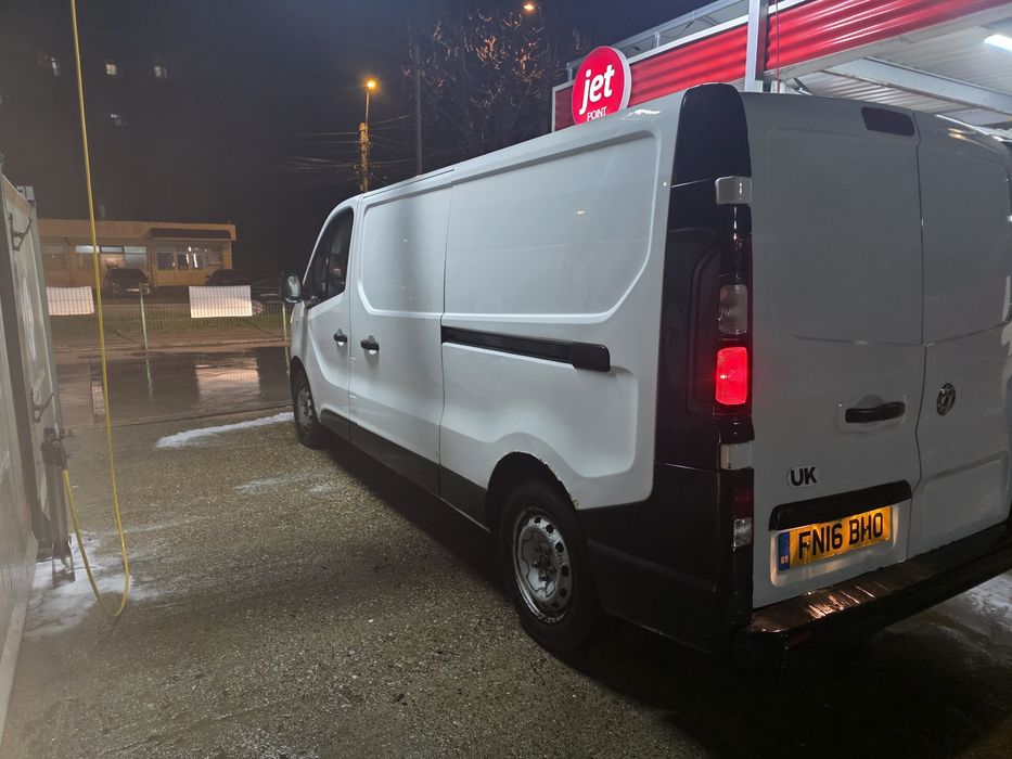 Vauxhall opel vivaro 2016