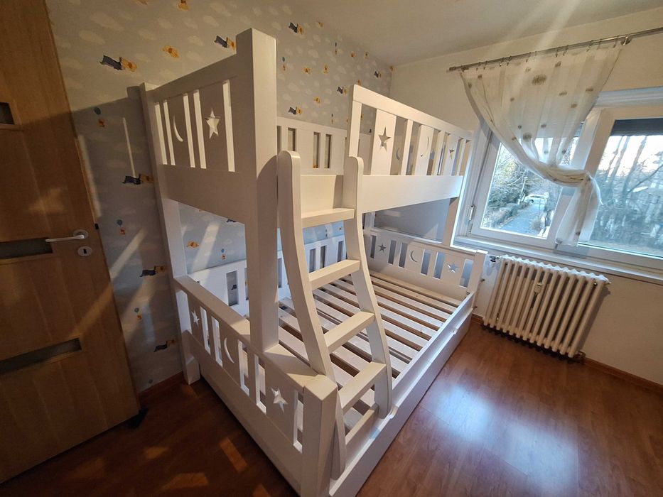 TRANSPORT GRATUIT.Pat etajat cu 3 locuri.Cod 3003