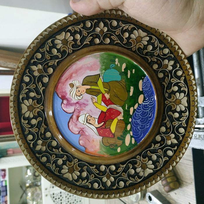 Yog'och lagan dekorativ. Qo'l mehnati, yong'oq daraxtidan tayyorlangan