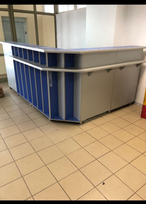 Bar gri albastru 3,1m x 1.8m 500 ron