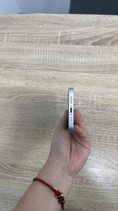 iPhone 13 128gb без царапин