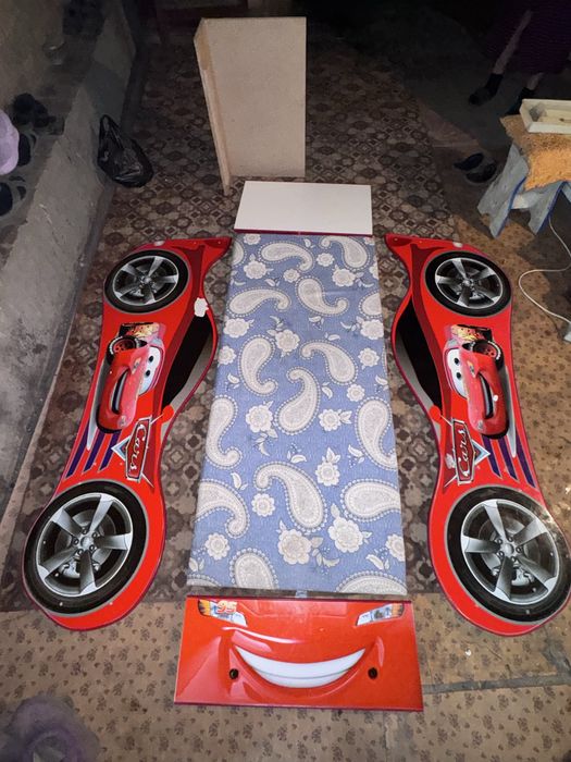 Детская кровать-машина