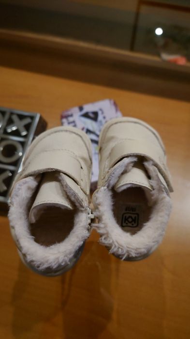 Продавам бебешки обувки Колев и Колев