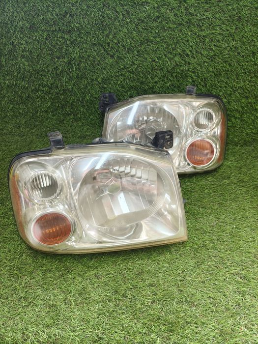 Фары nissan frontier  navara