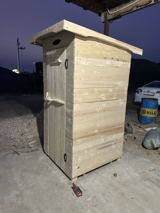 Туалет душ деревянныий улични