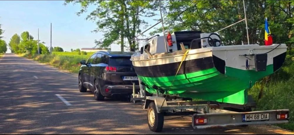 Vand Barca de Pescuit sau Agrement,  Semi-Cabinata, Motor EvinRude 25hp si peridoc (optional)