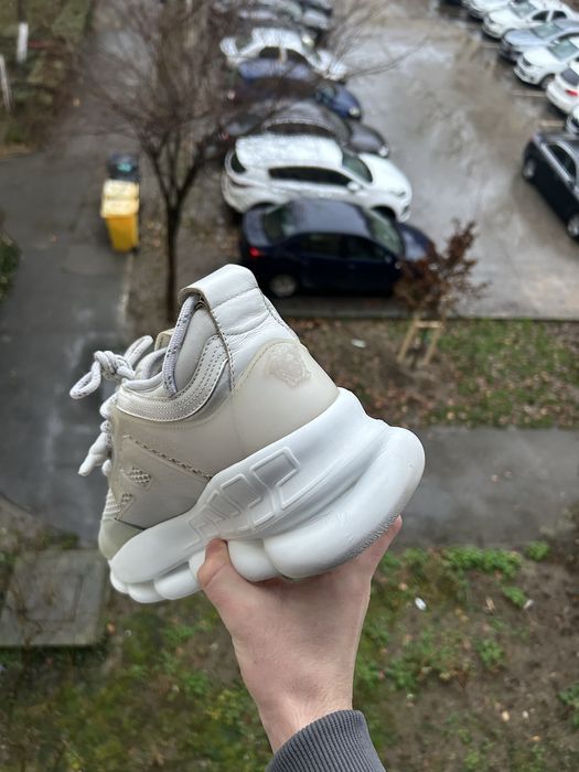 Versace chain reaction