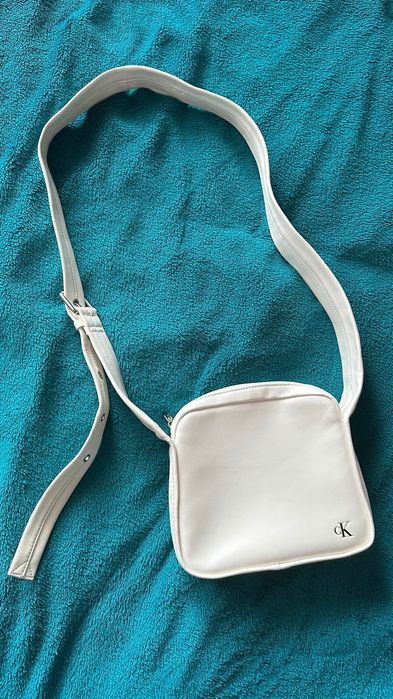 Calvin Klein чанта без етикет