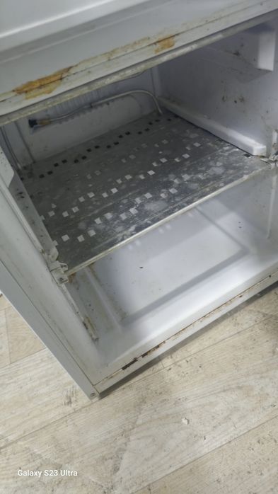 Рабочий холодильник  беко