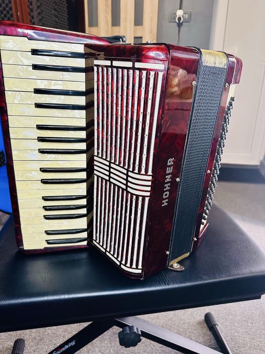 Vand hohner 80 basi impecabil
