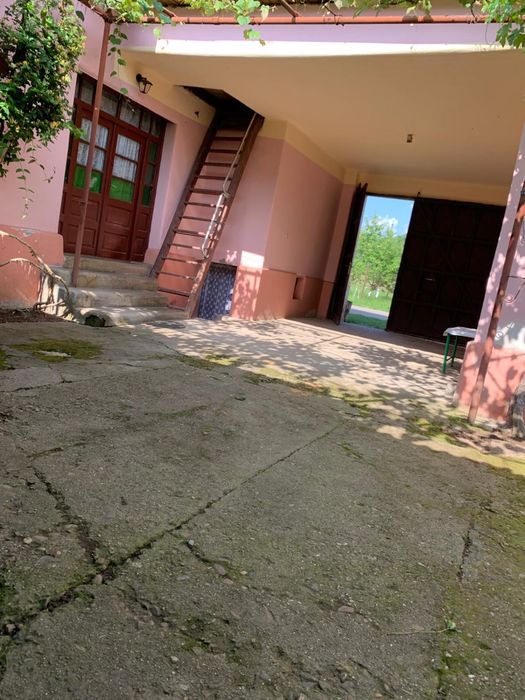 Vand casa la tara