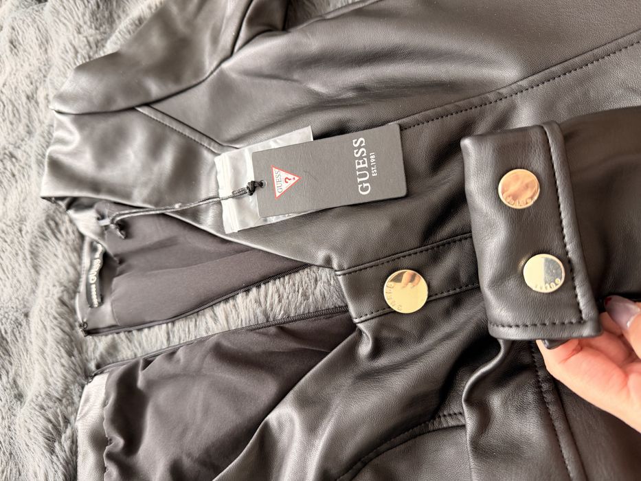 Нова черна еко кожена рокля GUESS размер S оригинална