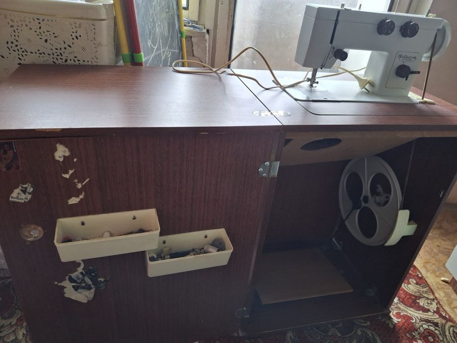 Продам машинку швеиную