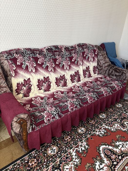 Продается диван с двумям креслой