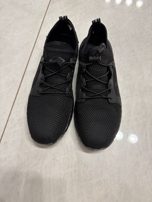 Vand papuci de lucru cu bombeu de metal