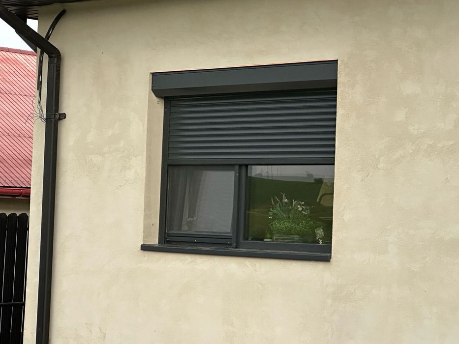 Plase de tantari/insecte, rulouri exterioare, glaf geam