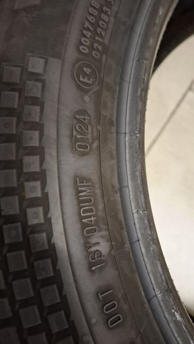 Лятна бусова гума Continental 225 55 17C
