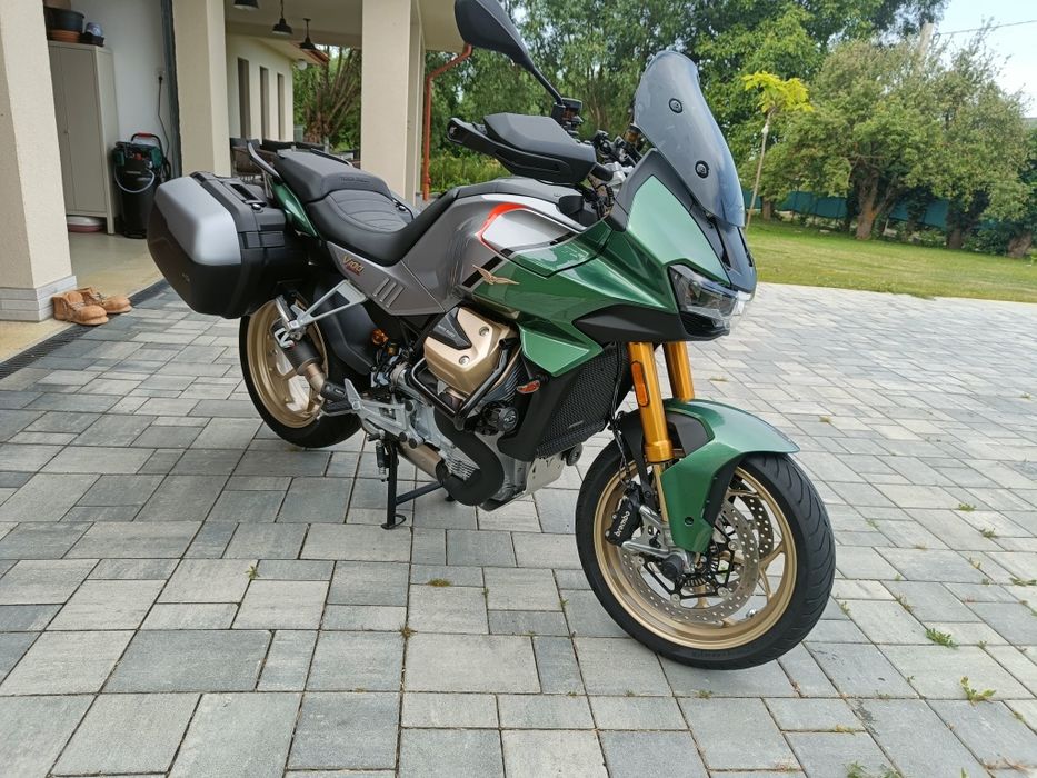 Moto Guzzi V100 Mandello S