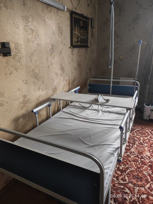 Медицинская кровать