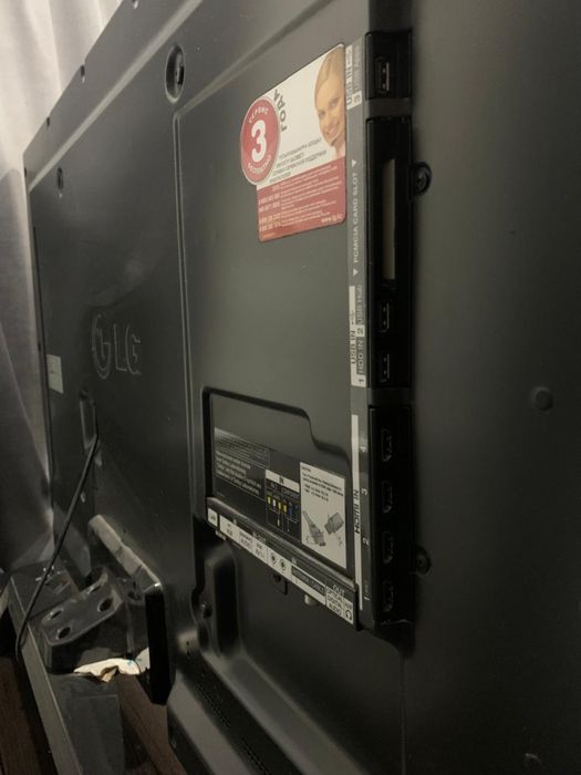 Продам телевизор с подставкой