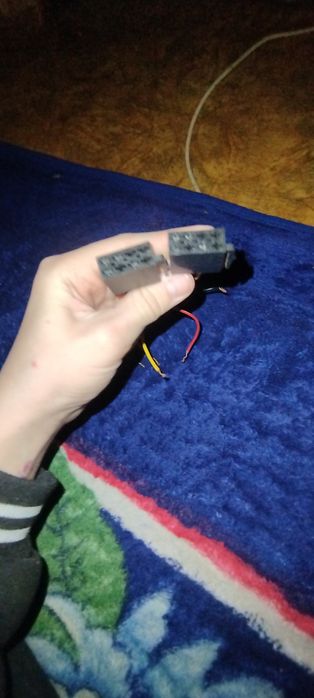 два штекера работает