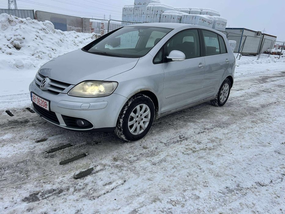 Vand  Golf5 Plus  2.L Benzina