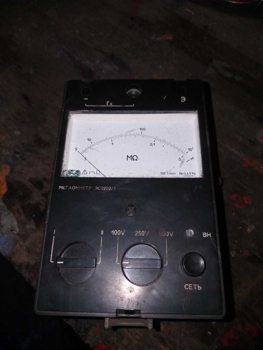 мегаомметр электромеханический