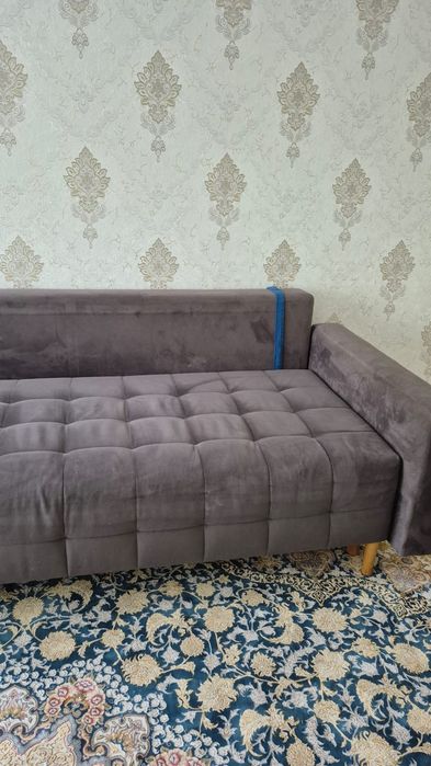 Диван коричныйвый очень хорошый