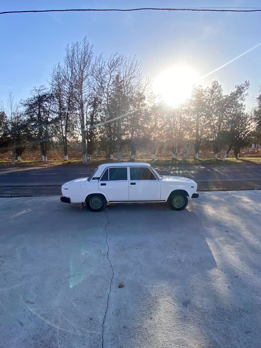 Srochna sotiladi Vaz 2107