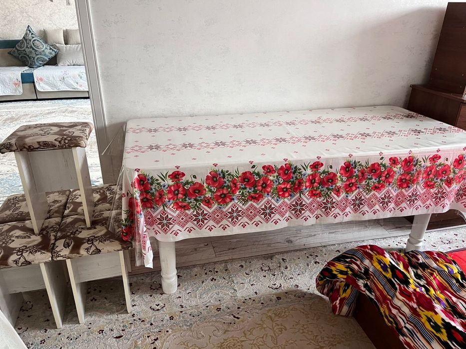 Стол табуретка(орындығымен) бірге сатылады