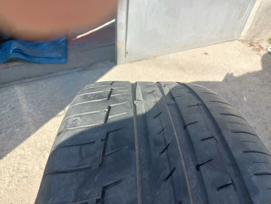4 бр. гуми Continental 235/45 R 17, джанти, болтове за Mercedes