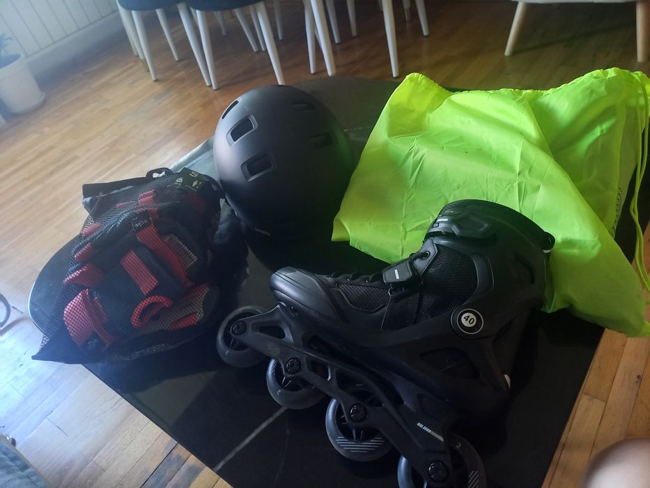 Ролери 38-40 номер + каска и комплект предпазители