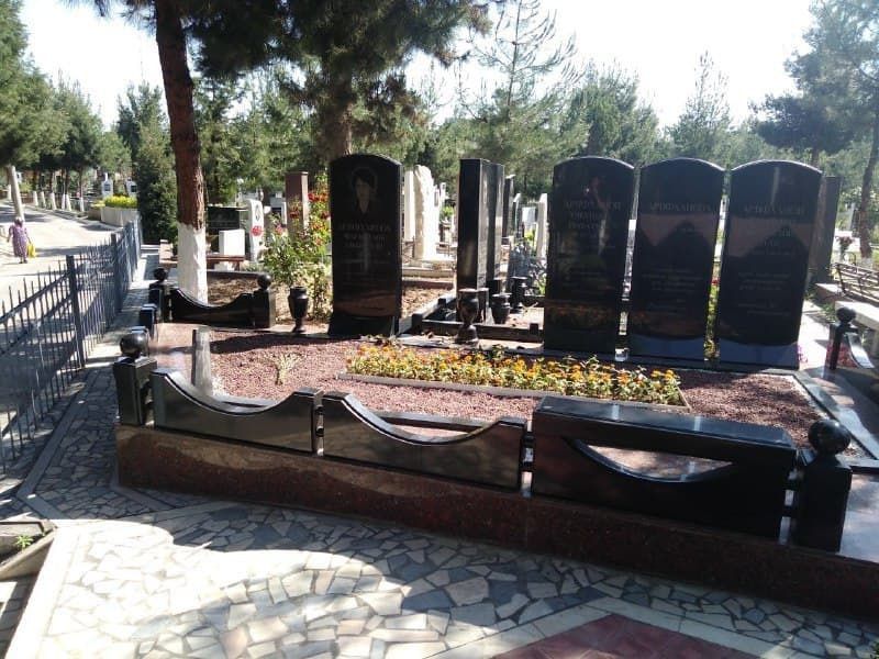 Памятник и Йодгарликлар