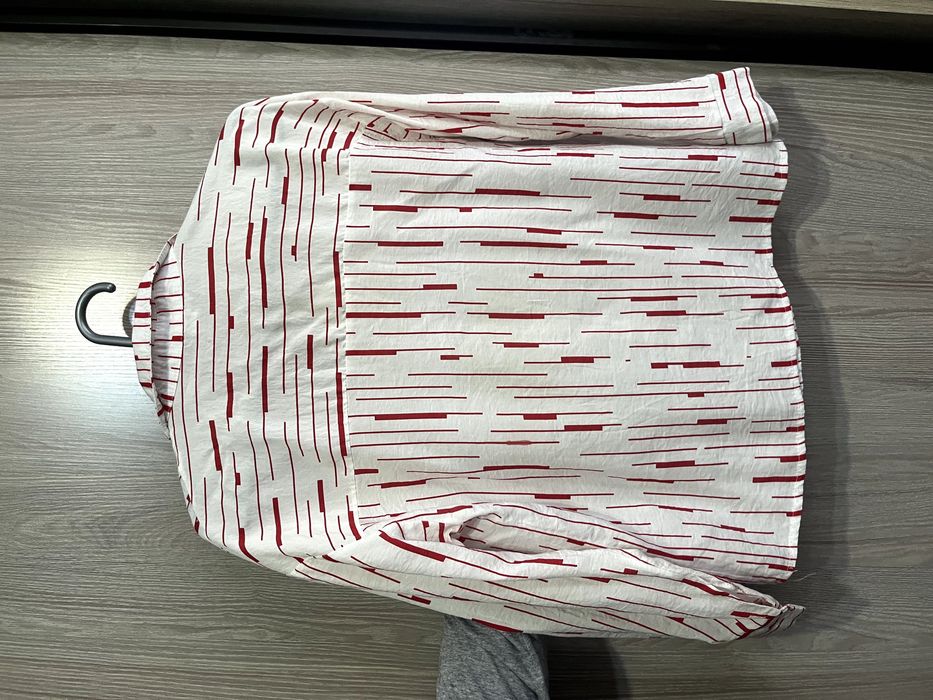 Рубашка белая с красными полосками