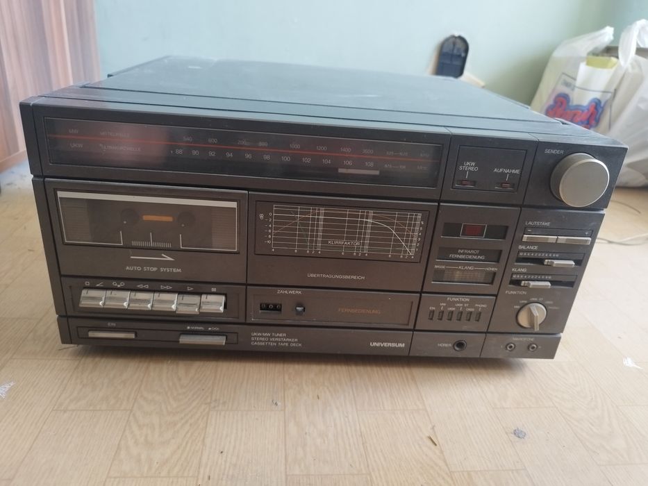 Ретро Стерео Уредба UNIVERSUM