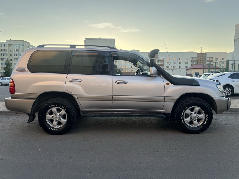 Toyota Land Cruiser 100